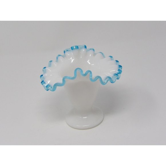 Vintage Fenton Aqua Crest Ruffled Edge Vase 4 1/4 H x 4 1/2" W x 3 1/4" D No chi - Picture 8 of 10